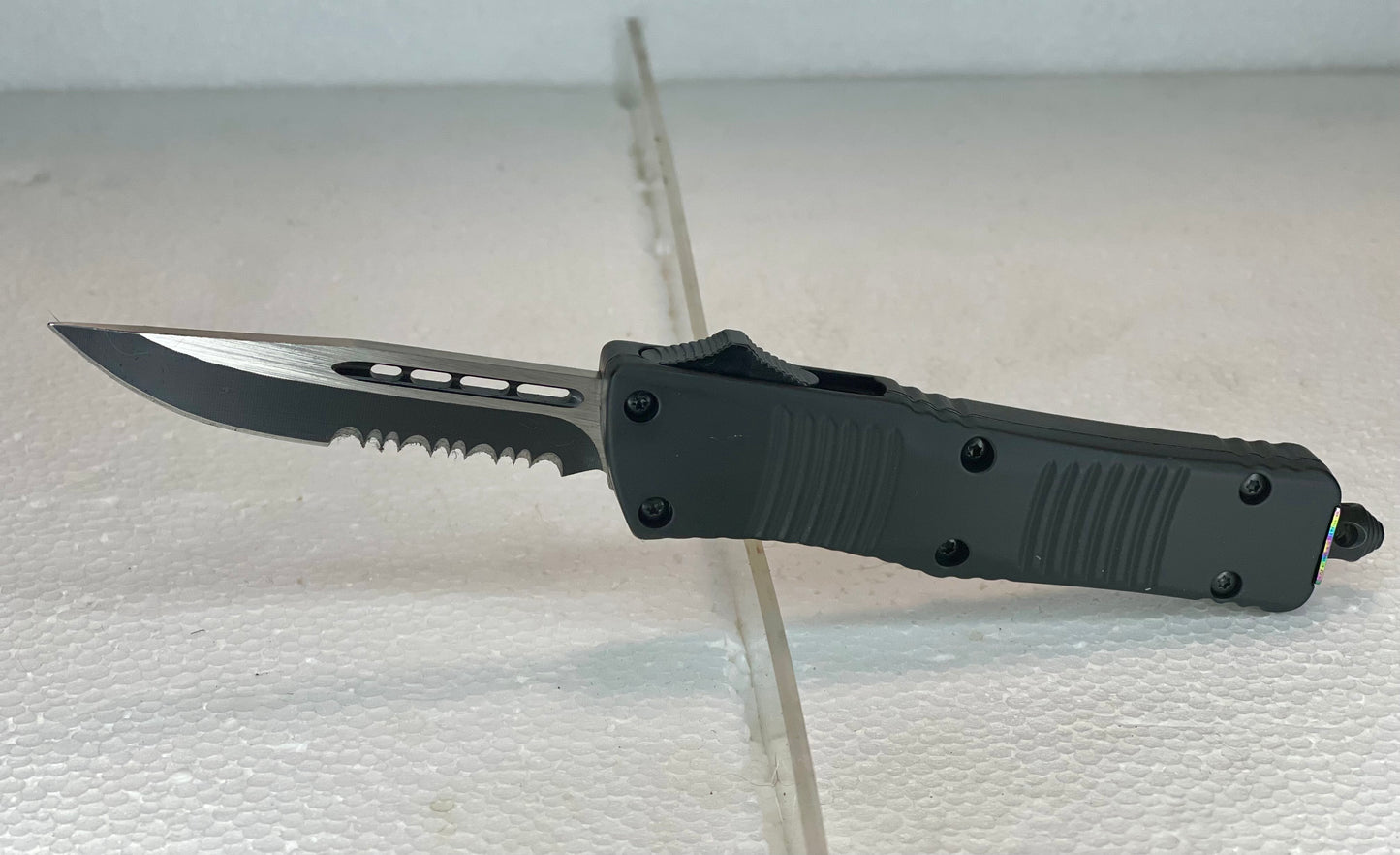 Small Hellion Black Serrated