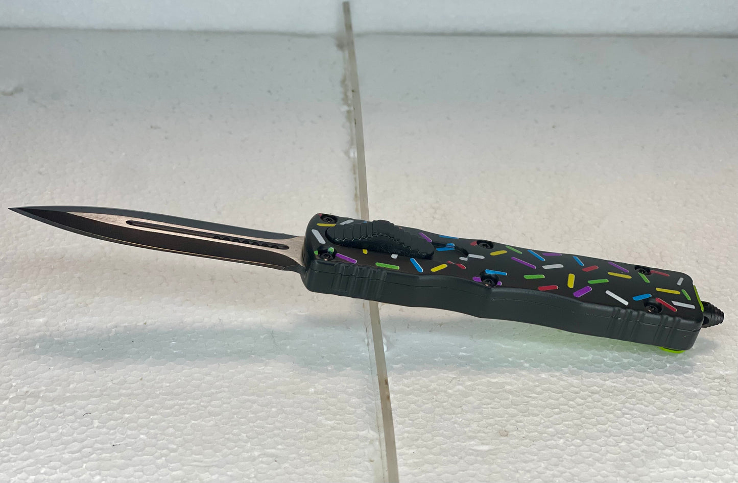 Small Hellion Black Spinkles Titainium