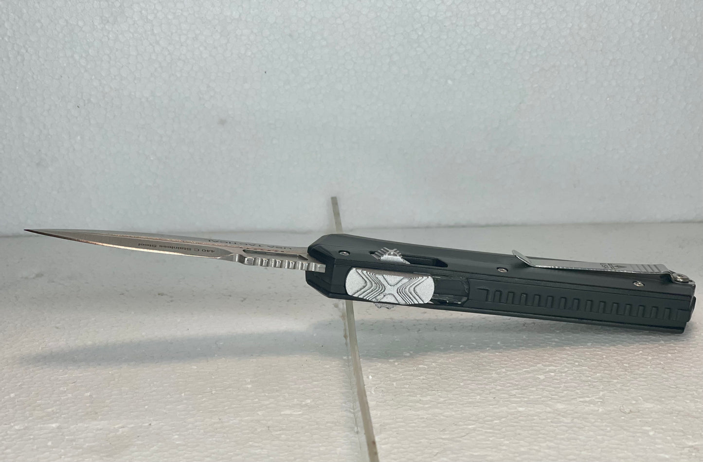 Large Hellion Dealta Knives